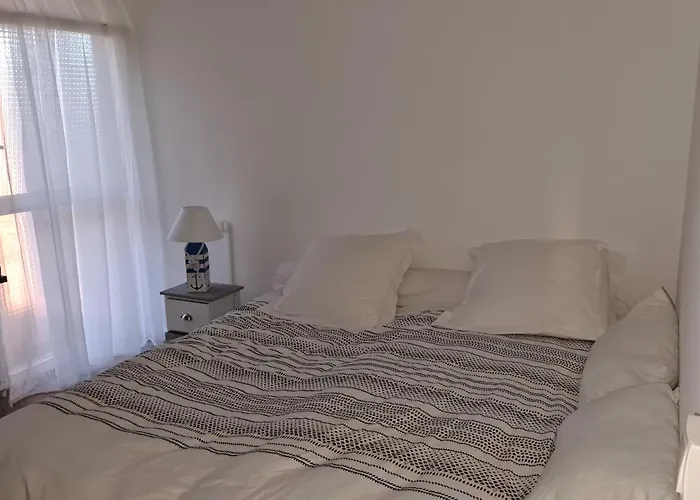 86m With Terrace Near The Beach! アパート *